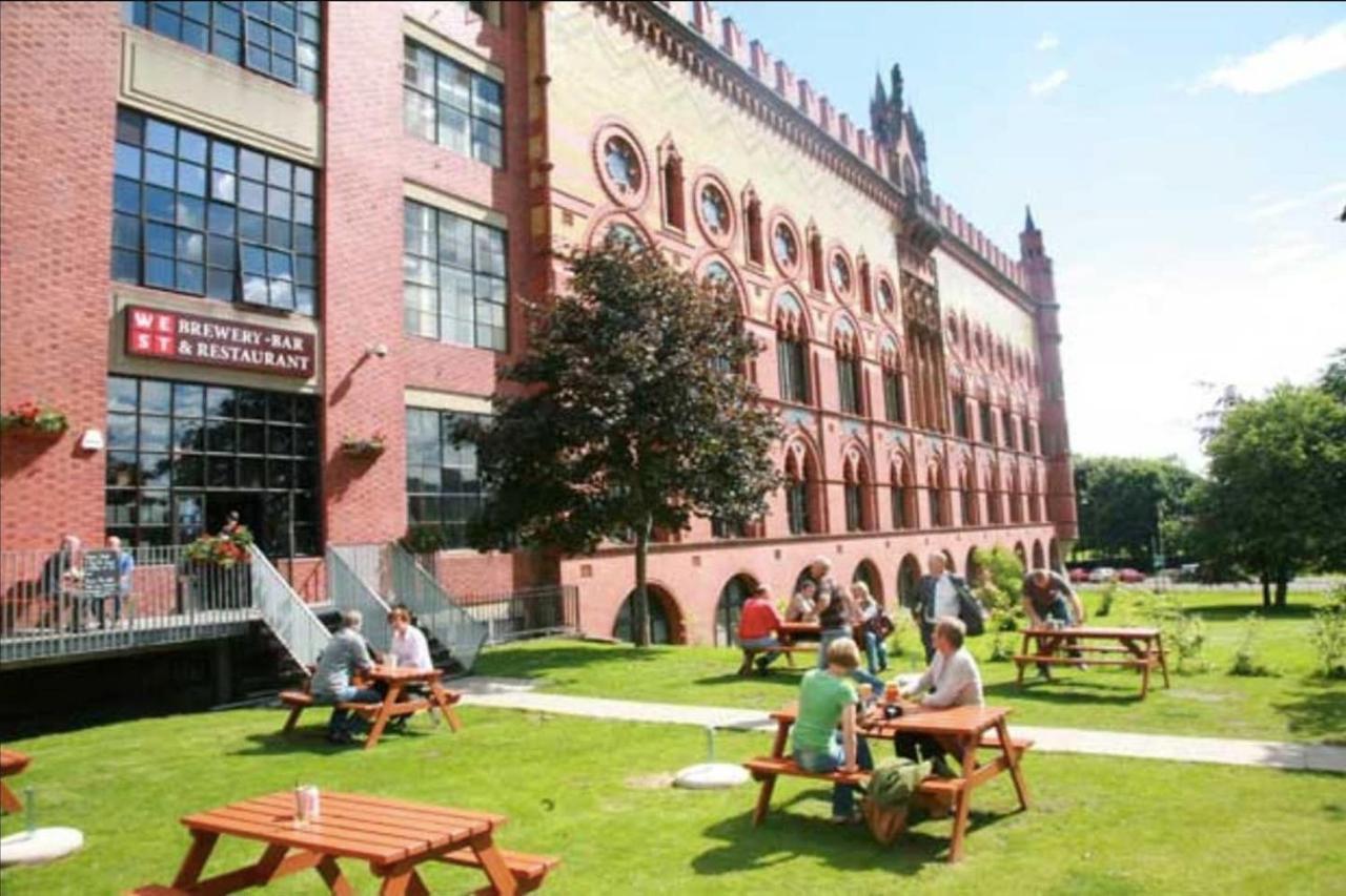 Glasgow Green Park Home Exterior photo